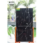 Gạch 60x120 bóng kiếng màu đen vân sọc trắng