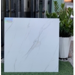 Gạch 60x60 màu trắng sọc mẫu mới 2021