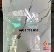 Gạch glossy 60x120 bóng kiếng màu trắng vân mây đậm tại Long Thành