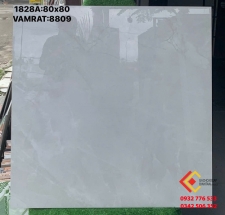 Gạch lát nền 80x80 đá bóng kiếng granite màu xám nhạt vân đá loang